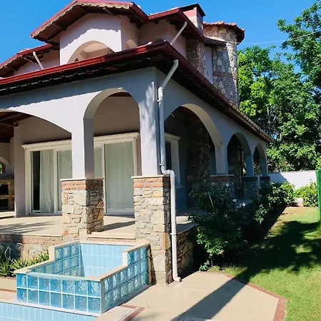 Tufek Villalari Villa Bezkesen