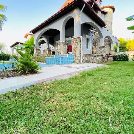 Tufek Villalari Villa *